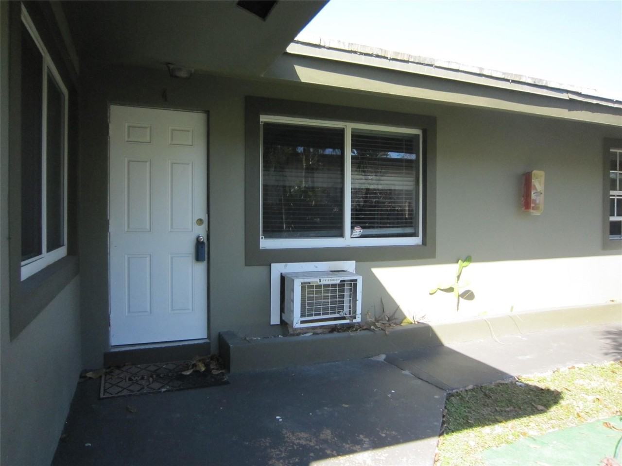 1129 Ne 16th Ave Apt 4 - Photo 7 of 16