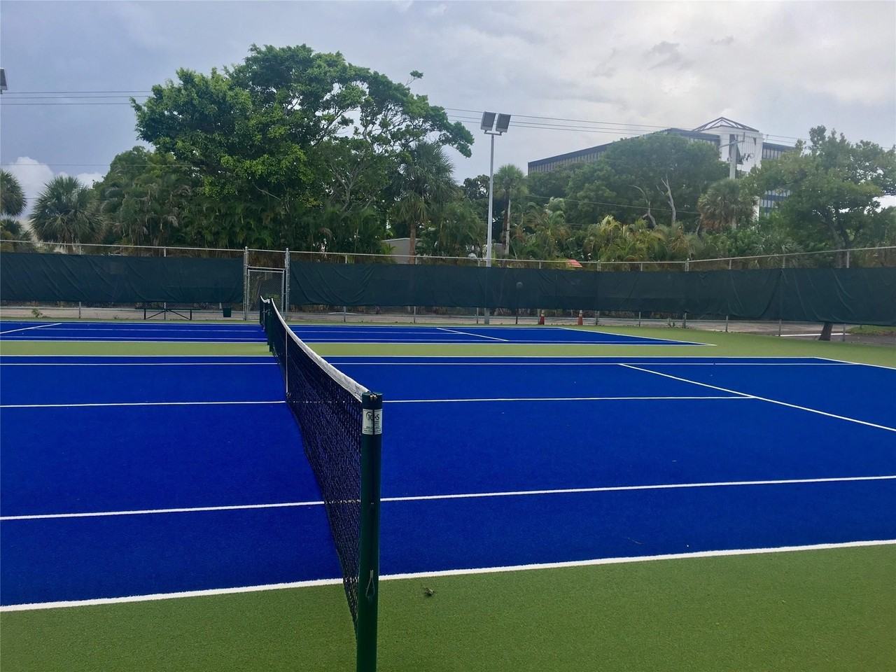 6407 Bay Club Dr #1 - Photo 4 of 28