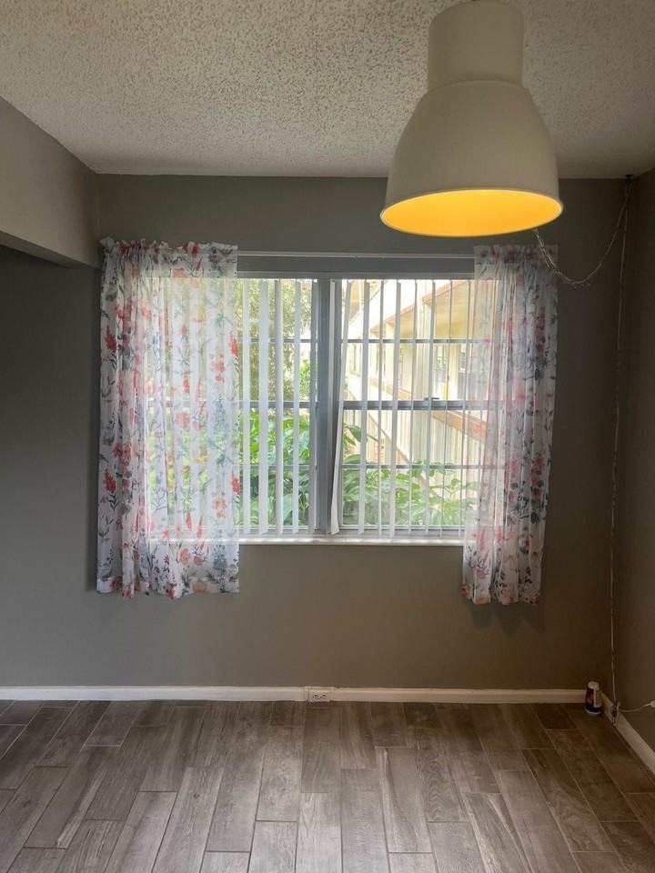 144 Mansfield D Unit 144 - Photo 2 of 17