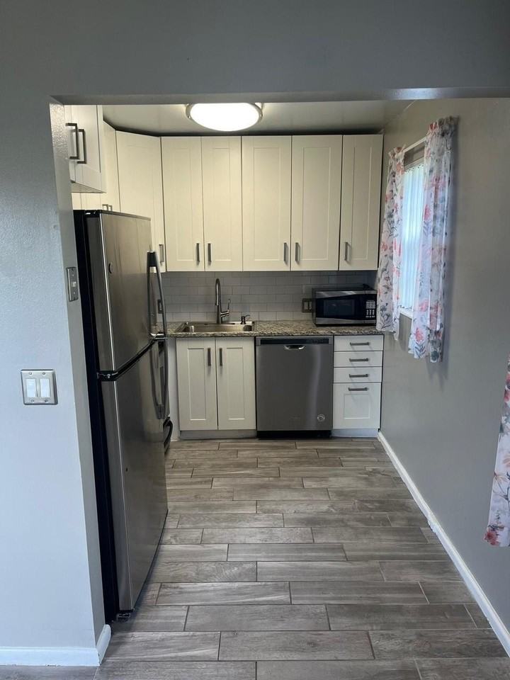 144 Mansfield D Unit 144 - Photo 3 of 17