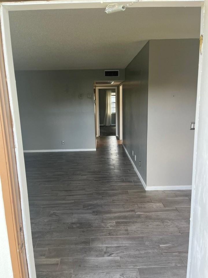 144 Mansfield D Unit 144 - Photo 4 of 17