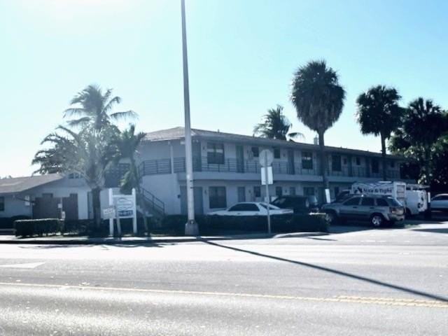 1711 S Cypress Rd
