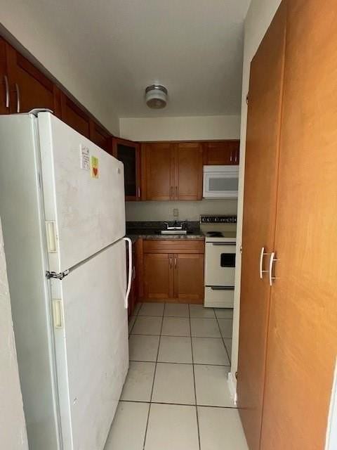 1711 S Cypress Rd - Photo 3 of 8