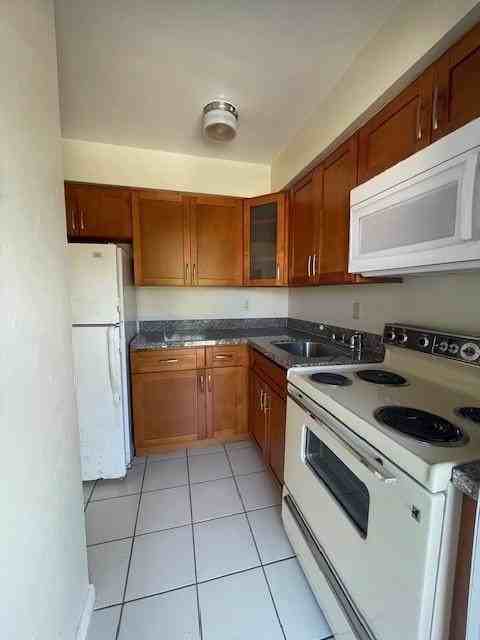 1711 S Cypress Rd - Photo 4 of 8