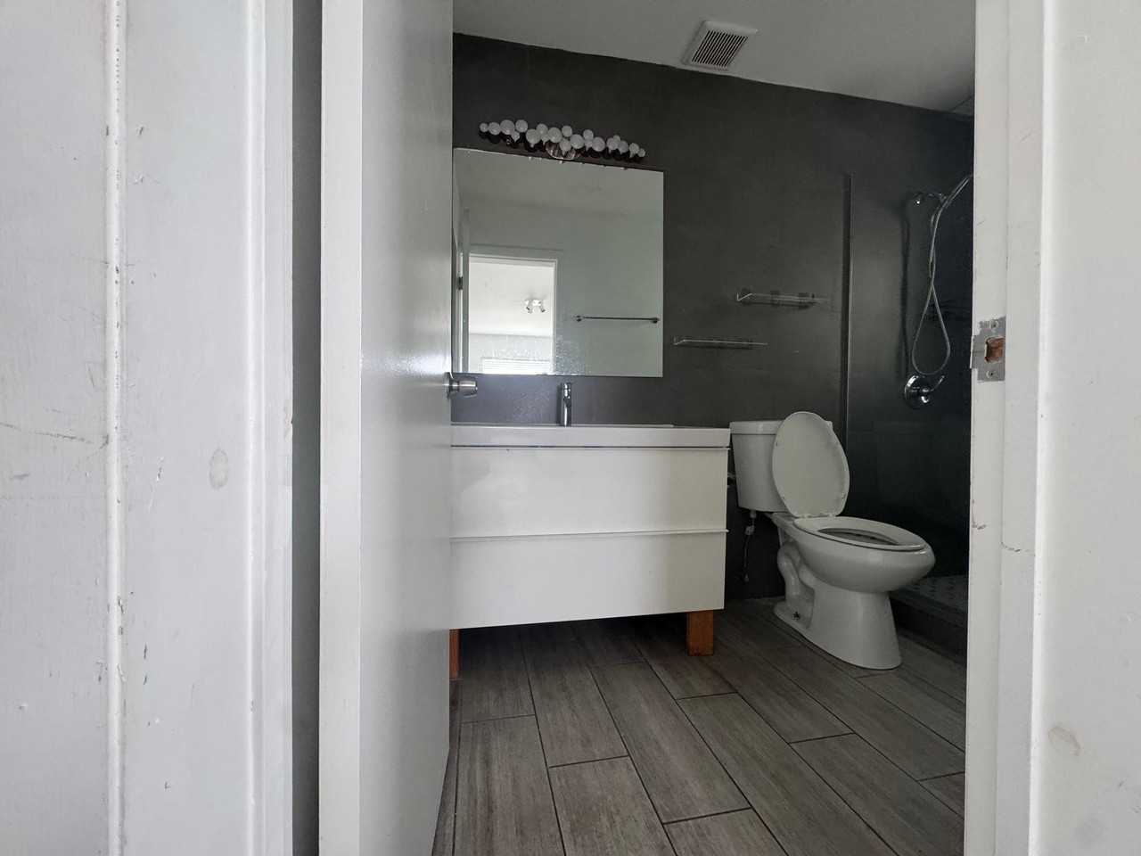 7910 Abbott Ave #6 - Photo 4 of 13