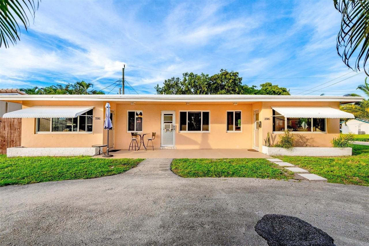 2581 Ne 11th Ct Unit 2585 - Photo 2 of 30