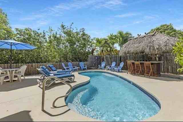 309 Calzada De Bougainville - Photo 2 of 34