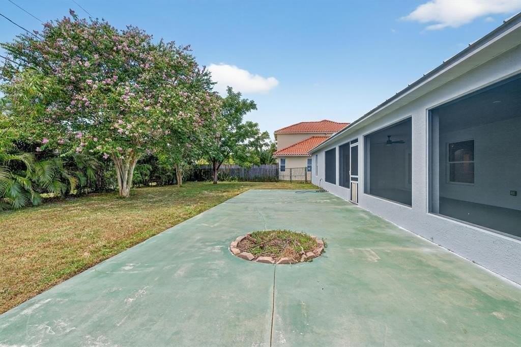 538 Sw Nadell Ave - Photo 4 of 14