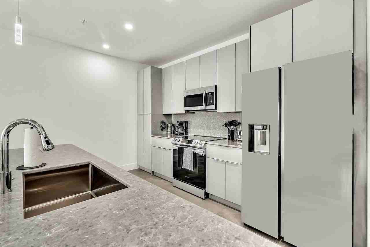 2100 Miami Rd Apt 403 - Photo 6 of 38