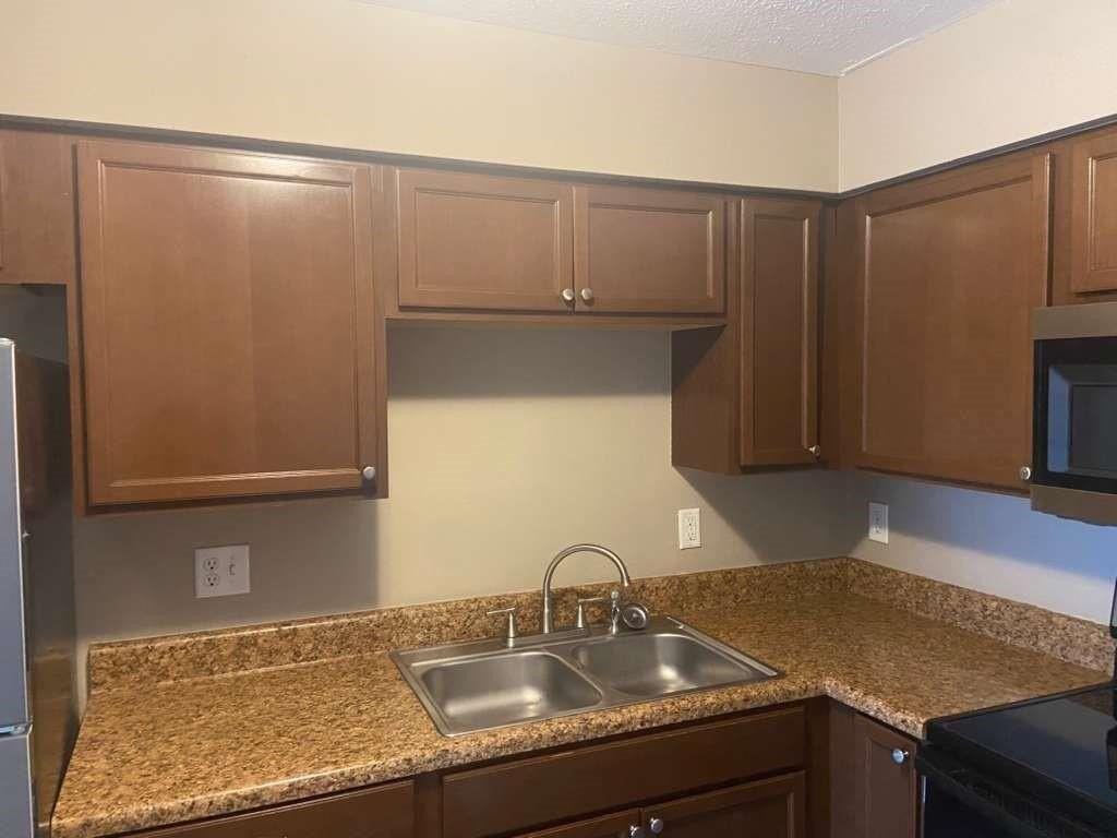 1801 Se 40th Street Rd - Photo 2 of 12