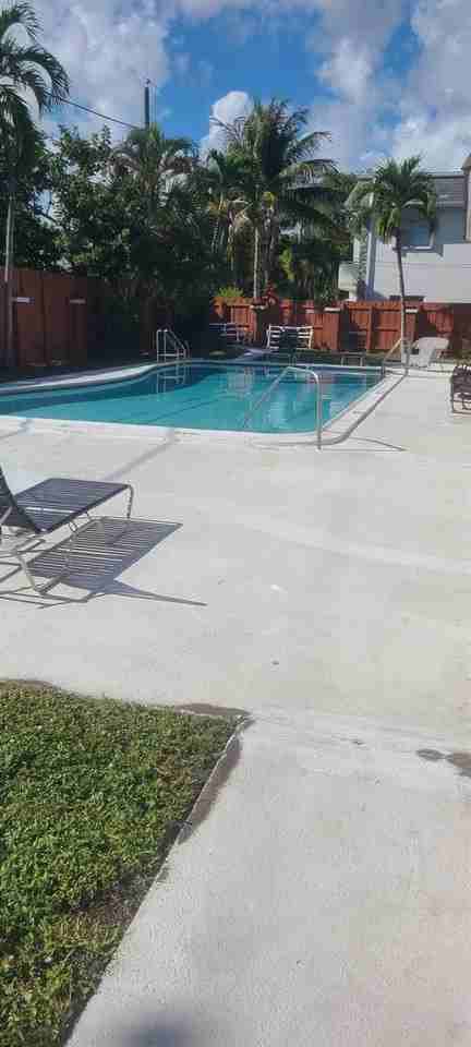 320 Sw 1st St #D6 - Photo 3 of 7