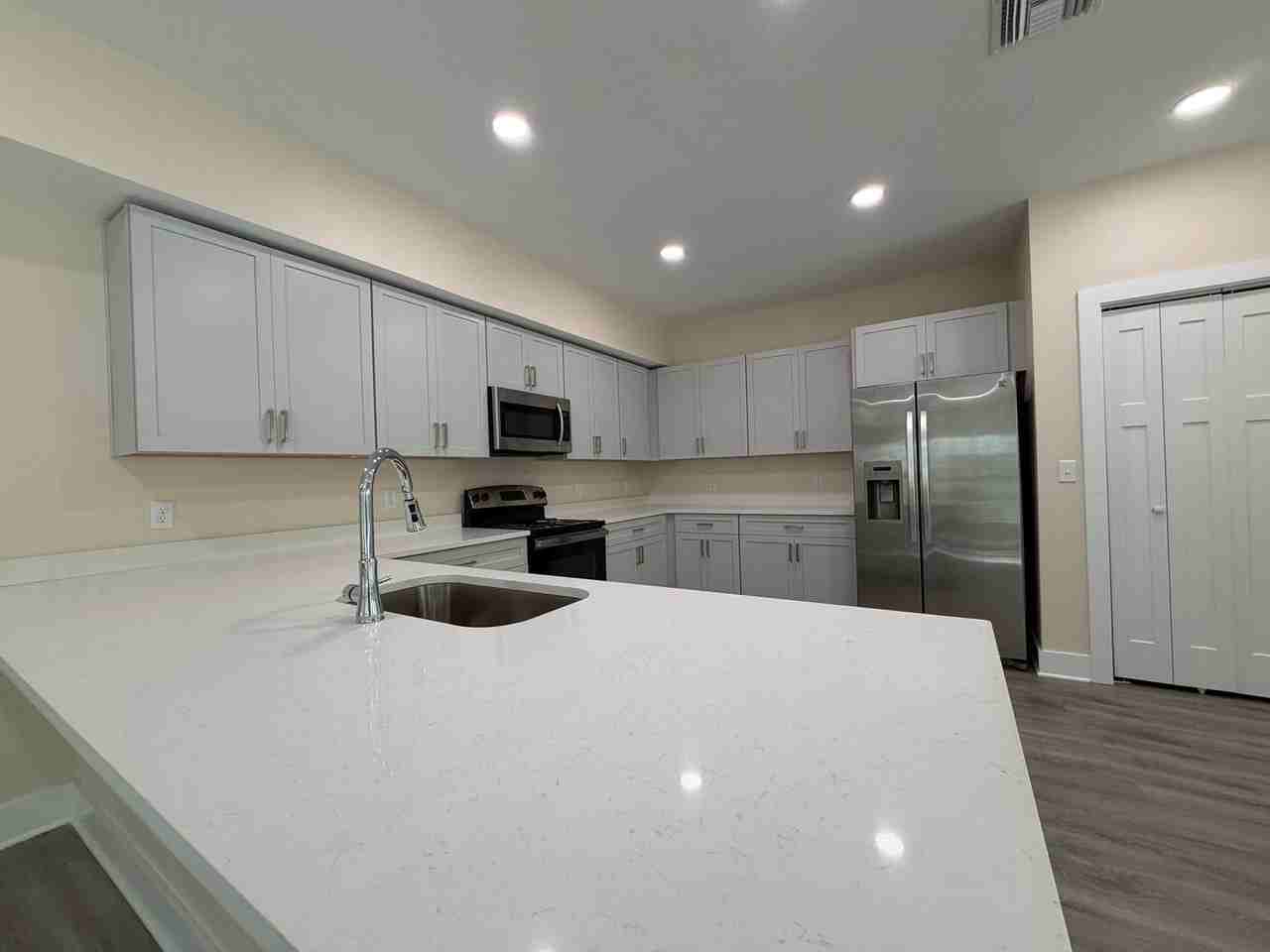 4409 Nw 31st Ave - Photo 3 of 24