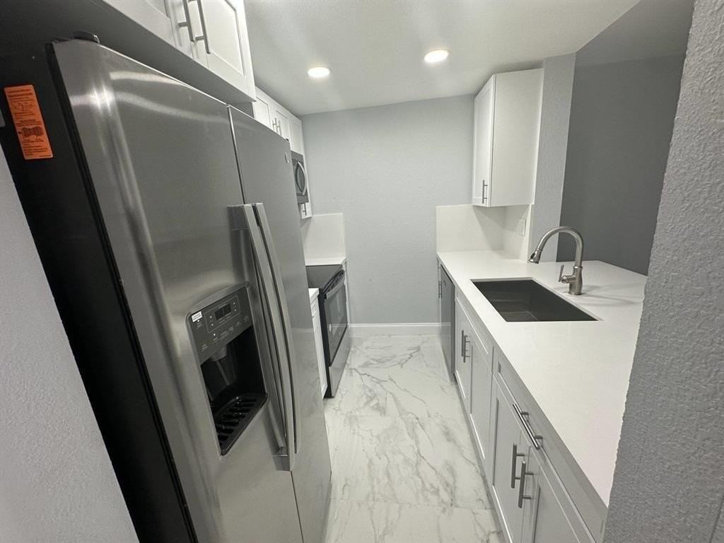 9430 Boca Cove Cir Apt 203 - Photo 5 of 15