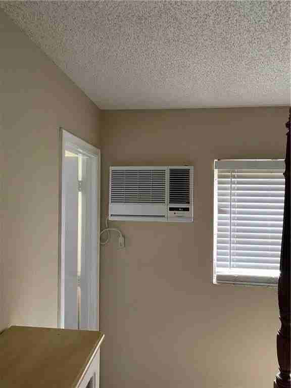 5156 Ne 6th Ave Apt 201 - Photo 6 of 14