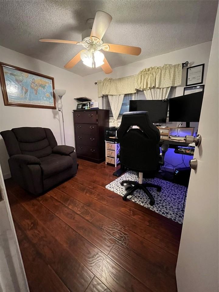 16 Spinning Wheel Ln - Photo 6 of 12