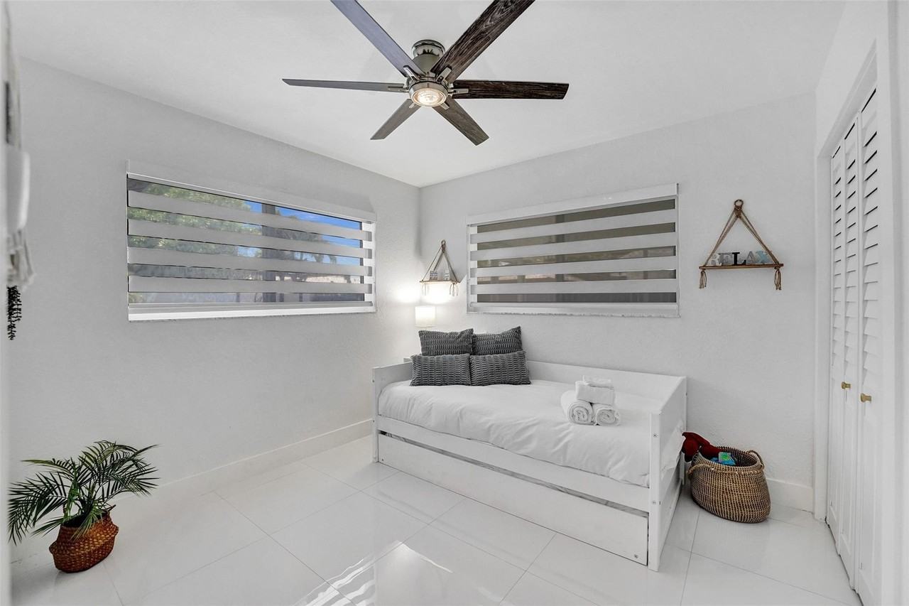 6740 Custer St - Photo 7 of 18