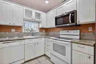 9410 N Hollybrook Lake Dr #303 - Photo 1 of 1