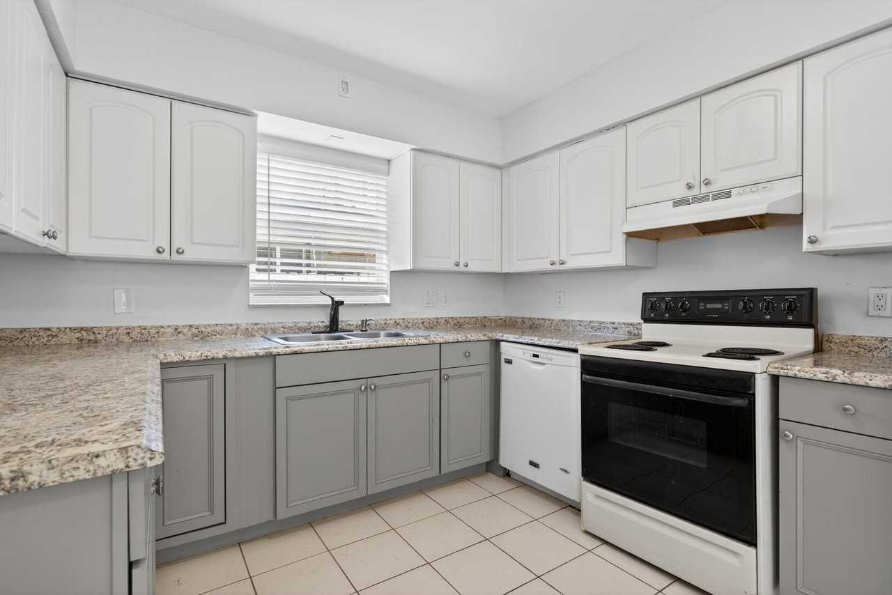 536 Se 20th Ave Unit 1