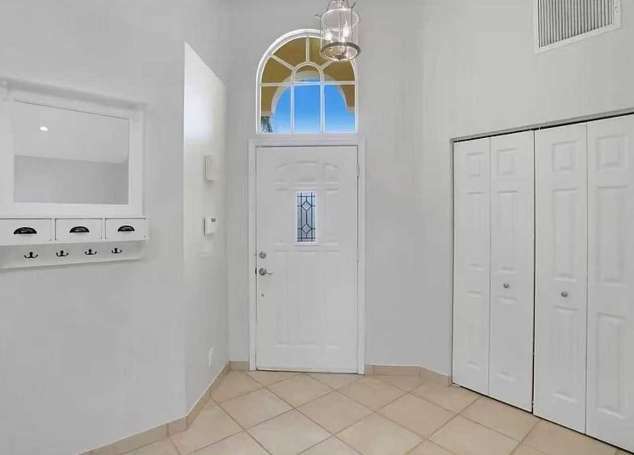 7667 Stirling Bridge Blvd N - Photo 3 of 18