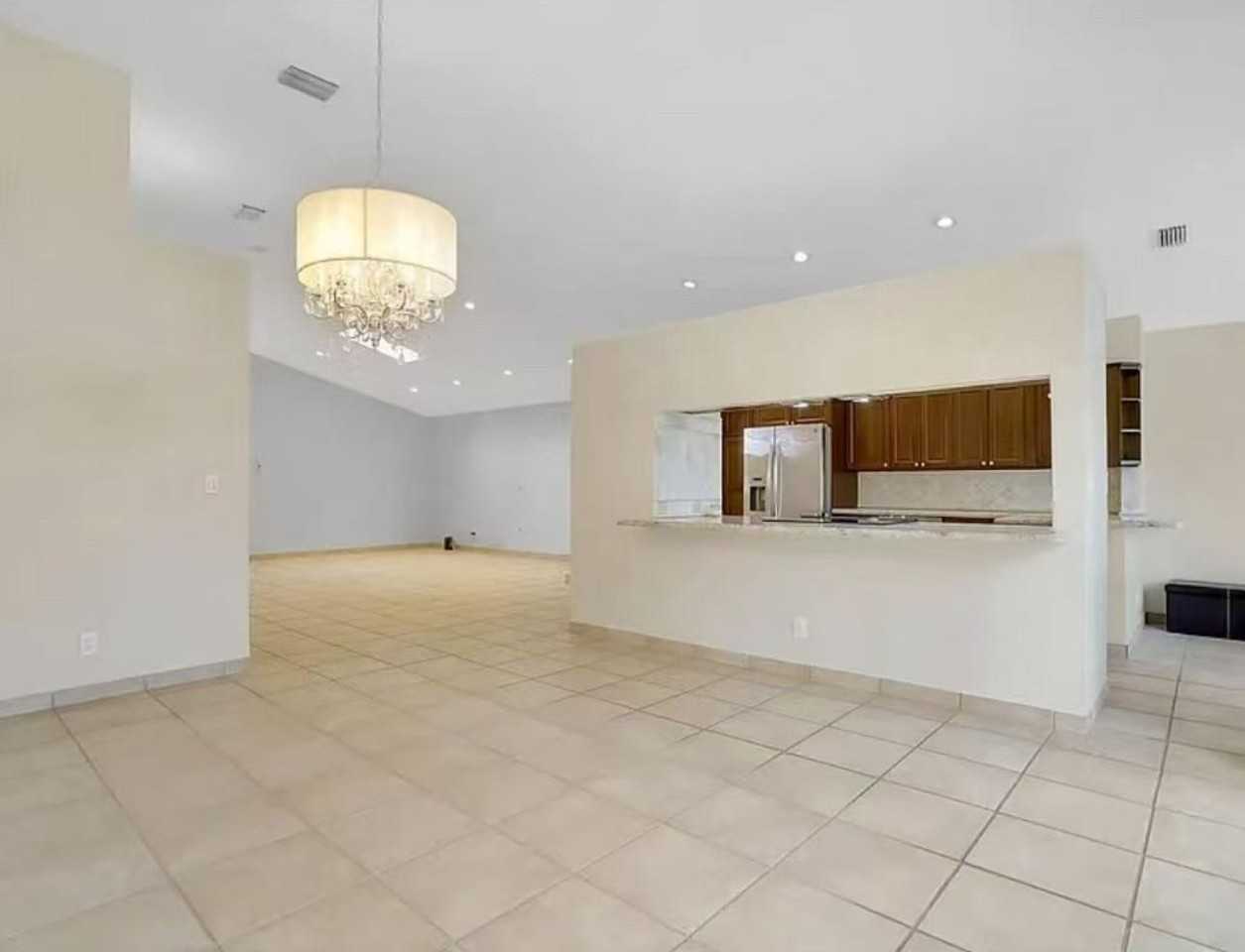 7667 Stirling Bridge Blvd N - Photo 5 of 18