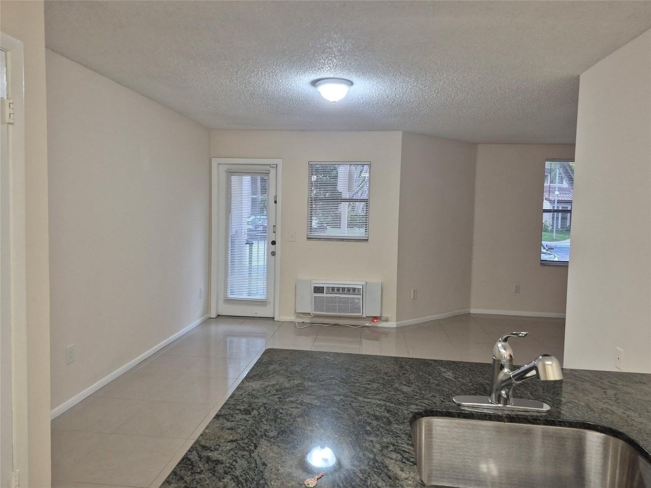 4481 W Mcnab Rd Apt 10 - Photo 5 of 16