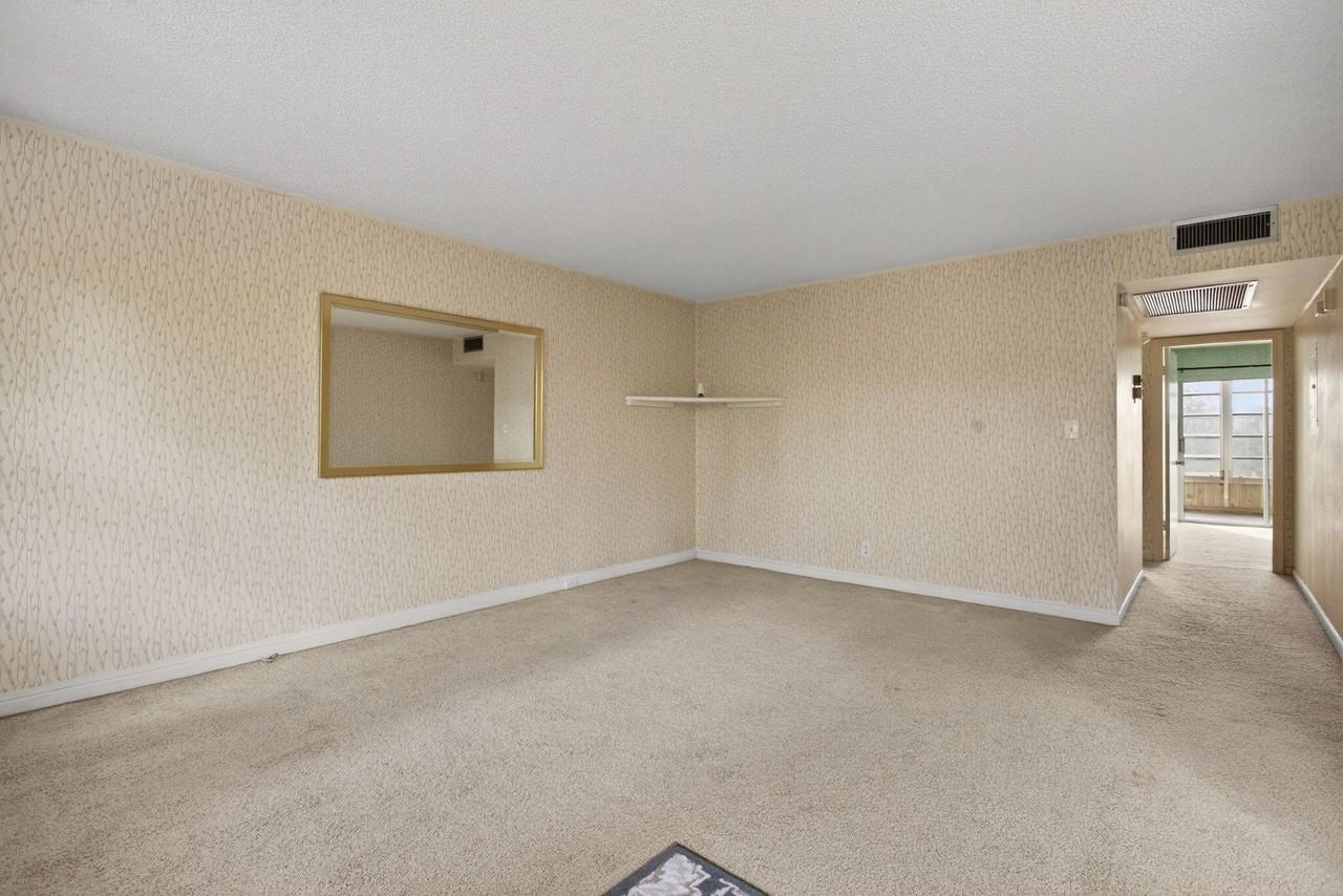 1904 Bermuda Cir #G3 - Photo 5 of 29