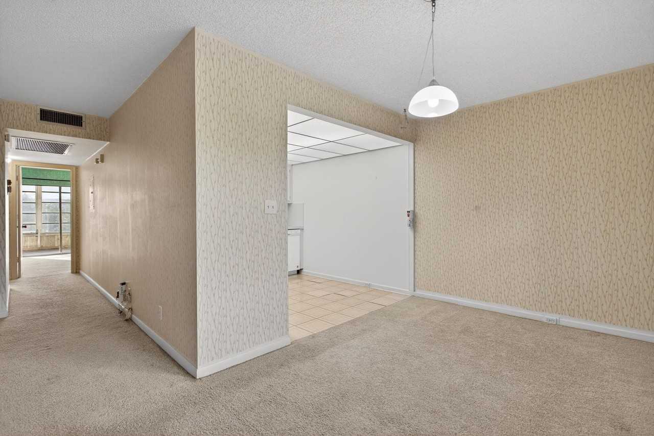 1904 Bermuda Cir #G3 - Photo 7 of 29