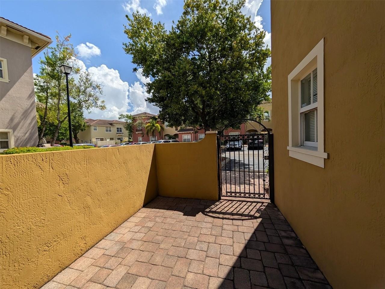 2851 W Prospect Rd #701 - Photo 2 of 41