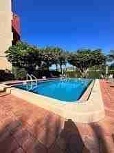 2400 Ne 10th St Apt 205