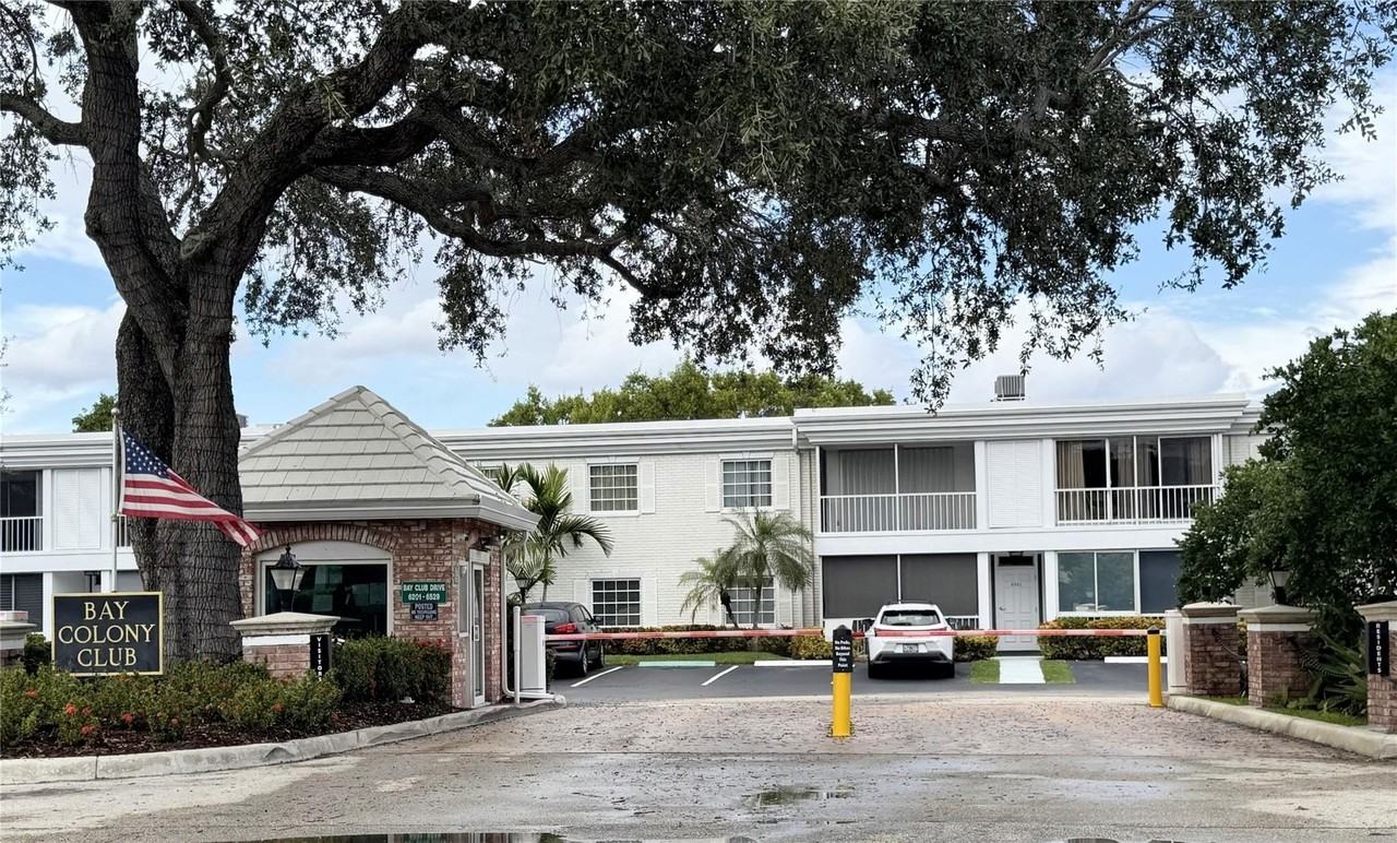 6219 Bay Club Dr #3 - Photo 2 of 27