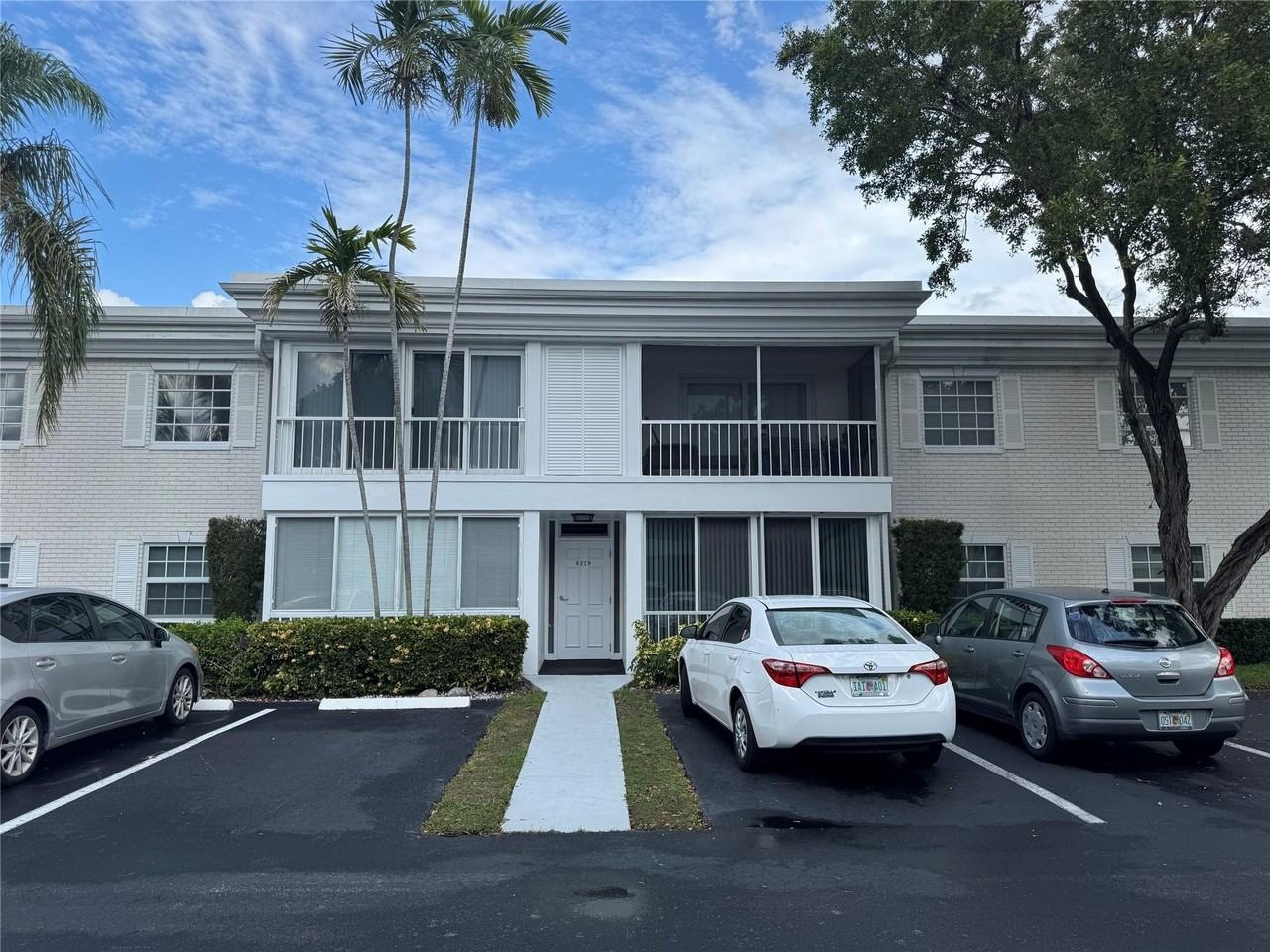 6219 Bay Club Dr #3 - Photo 3 of 27