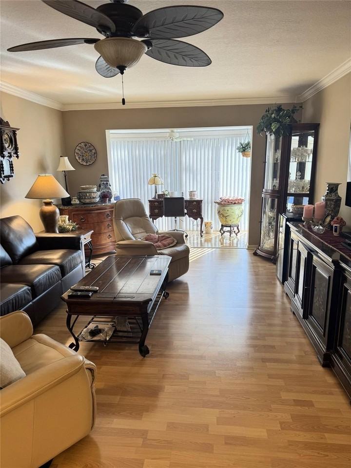 6219 Bay Club Dr #3 - Photo 5 of 27