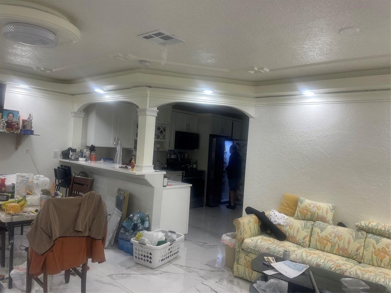6250 Sw 9th St - Photo 2 of 11