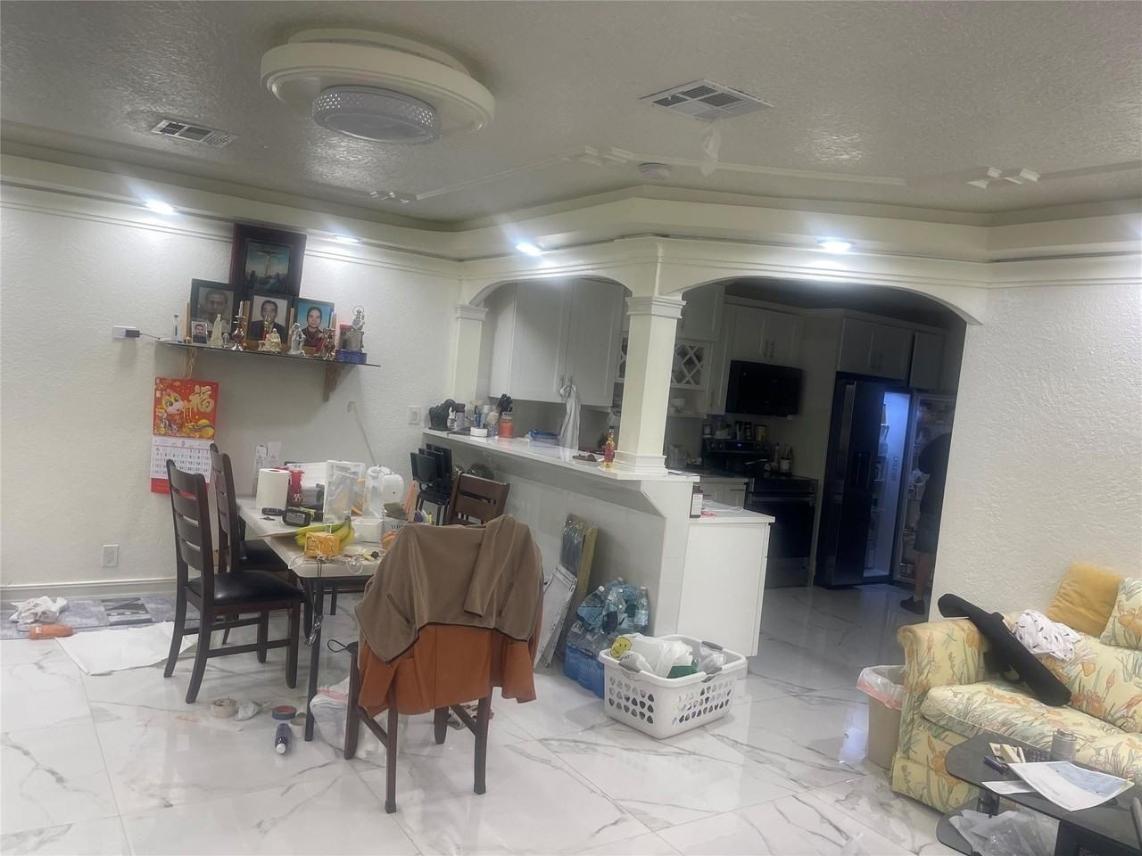 6250 Sw 9th St - Photo 3 of 11