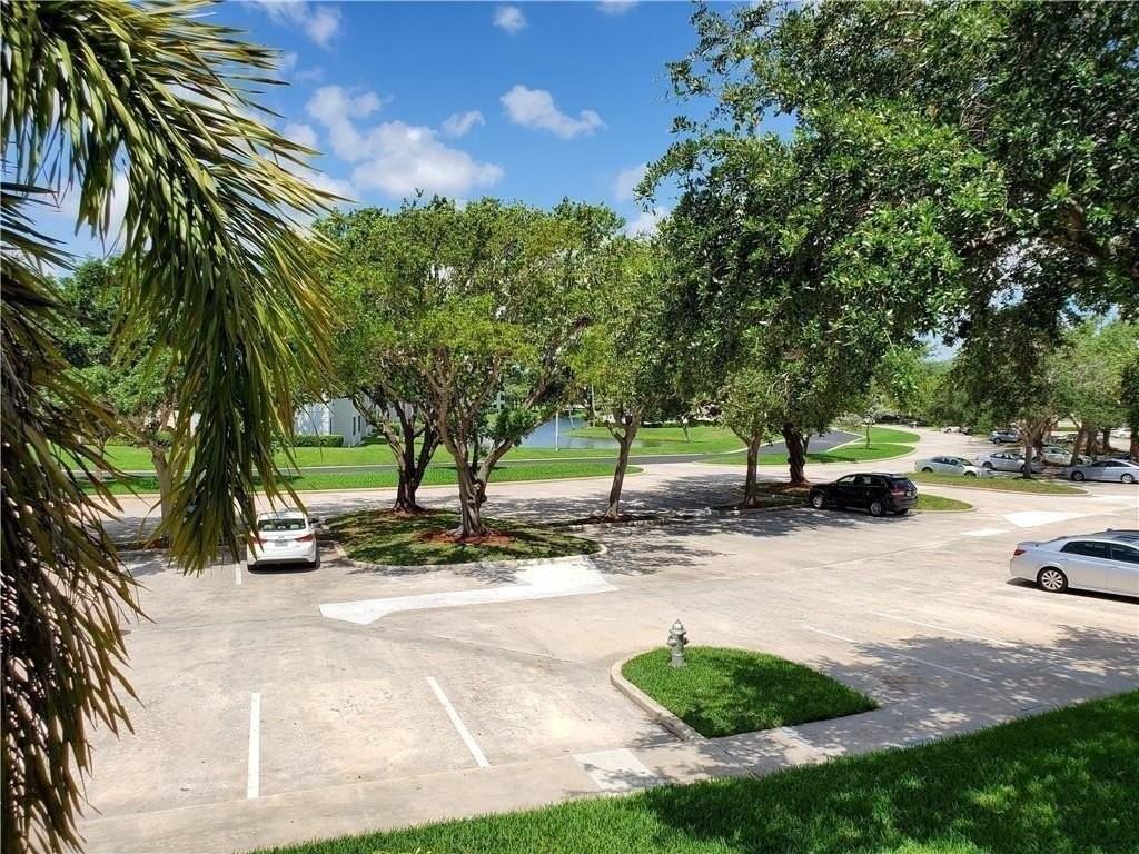 6061 Balboa Cir #201 - Photo 7 of 7