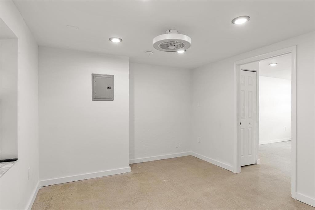 2865 Sw 16th St Apt 4 - Photo 4 of 16