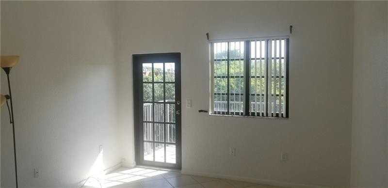 2801 Riverside Dr Apt 407 - Photo 3 of 10