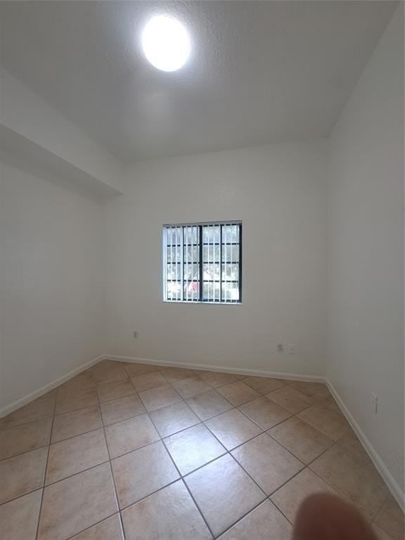 2801 Riverside Dr Apt 407 - Photo 6 of 10