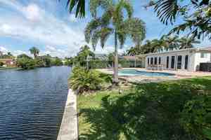 featured image of 1162 Hayes St