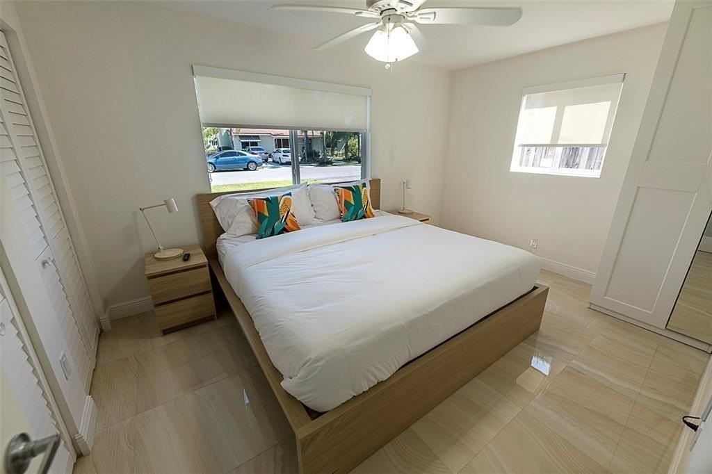 1162 Hayes St - Photo 4 of 36