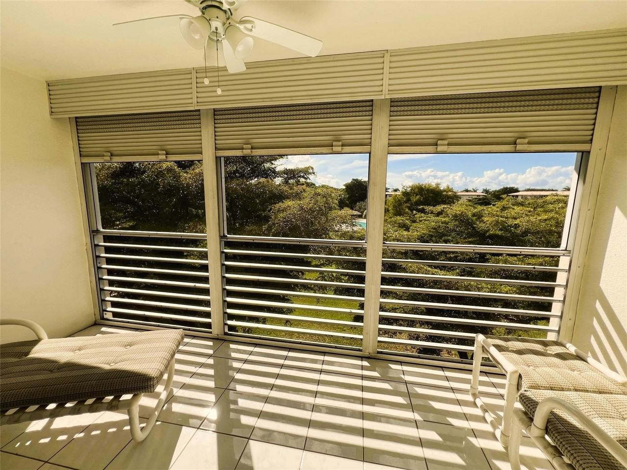 1605 Abaco Dr Apt C4 - Photo 3 of 33