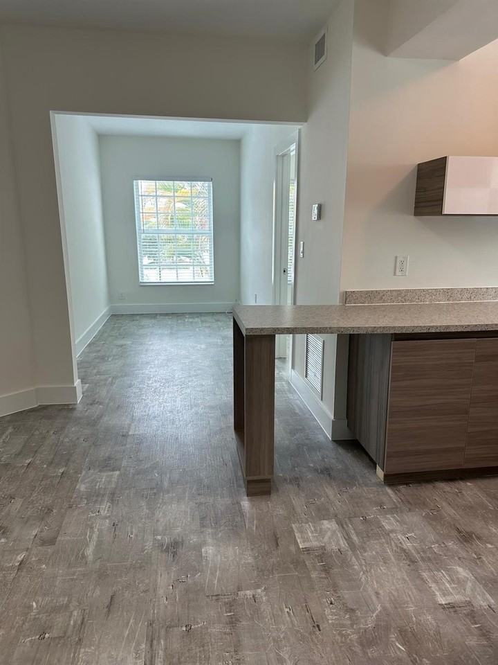 130 Antiquera Ave - Photo 4 of 12