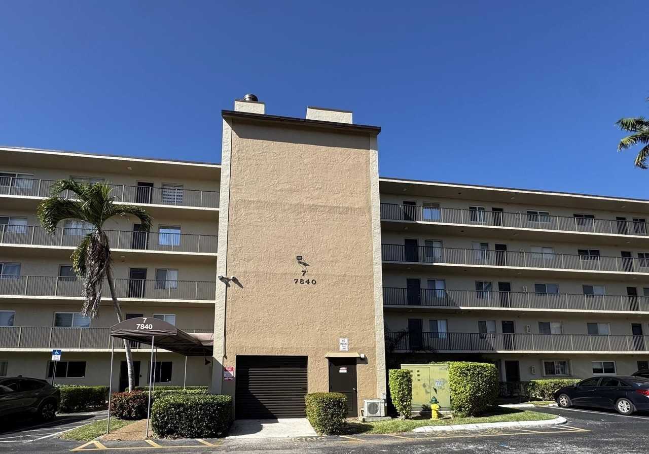 7840 Nw 50th St Apt 104