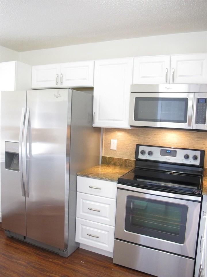7840 Nw 50th St #104 - Photo 6 of 23