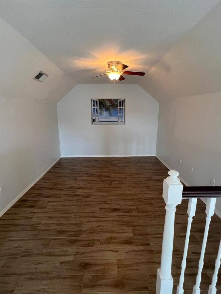 1589 Se Pomeroy St - Photo 4 of 26