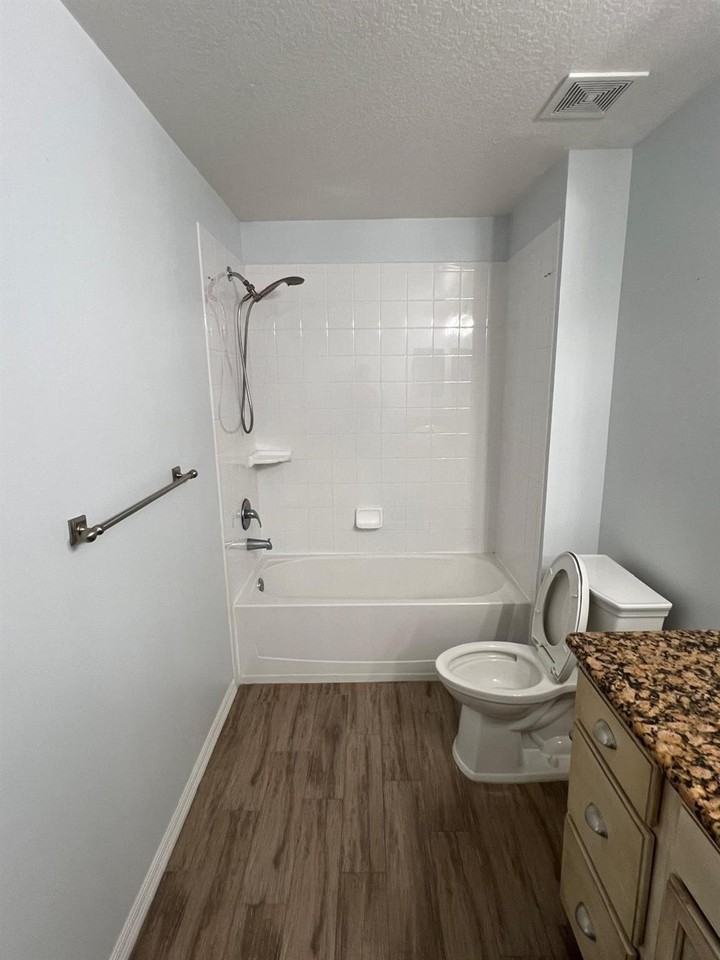 1589 Se Pomeroy St - Photo 7 of 26