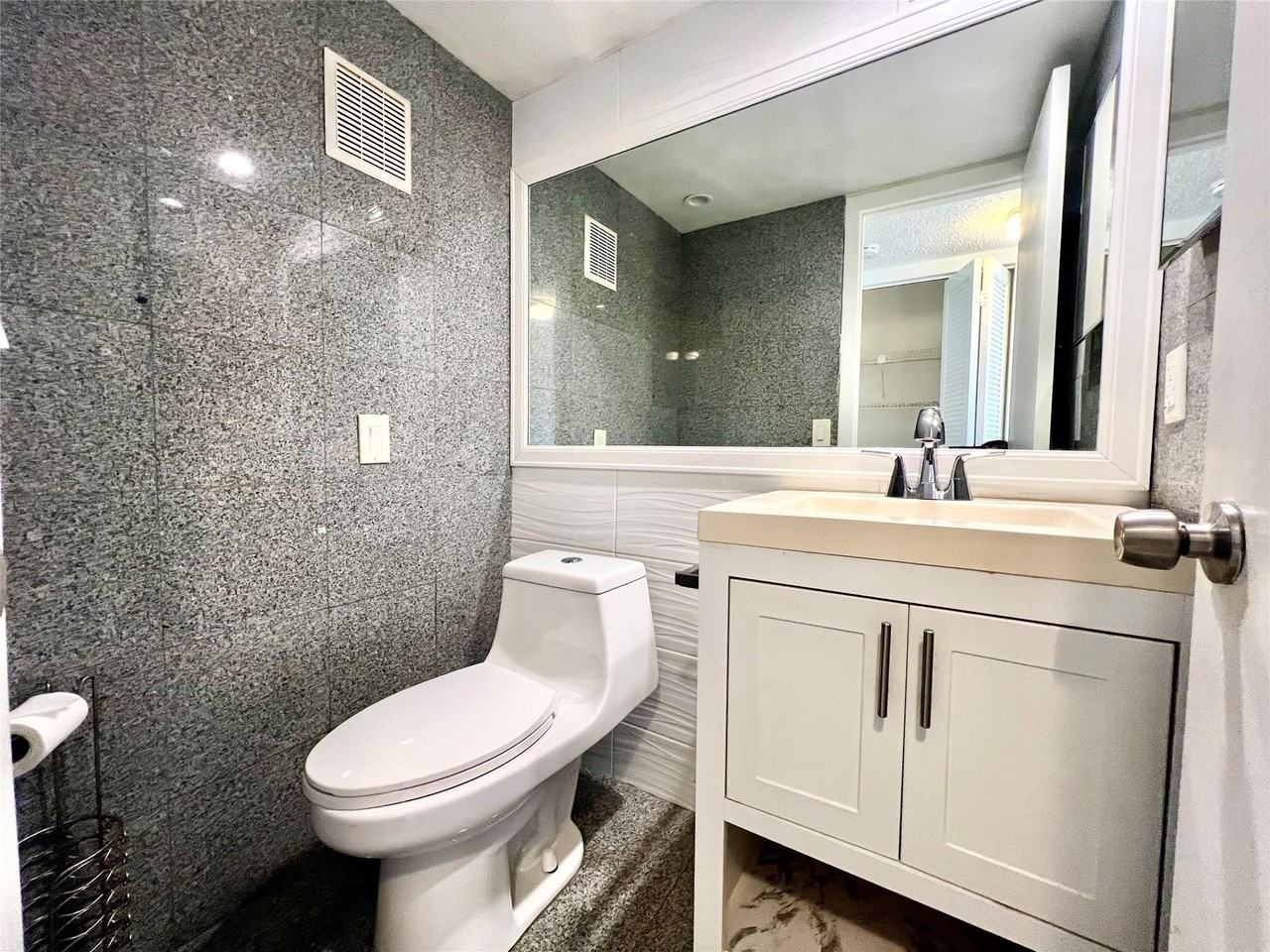 111 Oakridge I Unit 111 - Photo 6 of 12