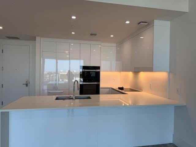 220 Lake Shore Dr #717 - Photo 3 of 16