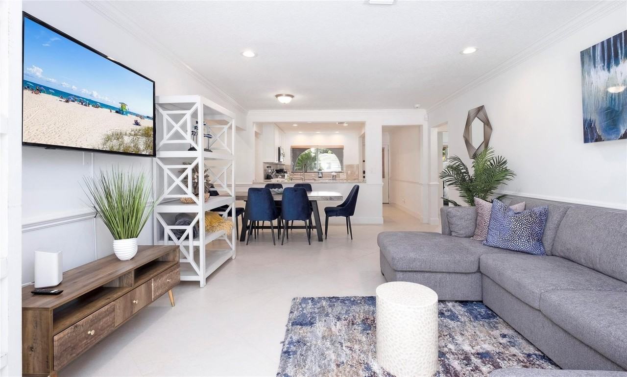 1240 Sw 13th Cir - Photo 2 of 50