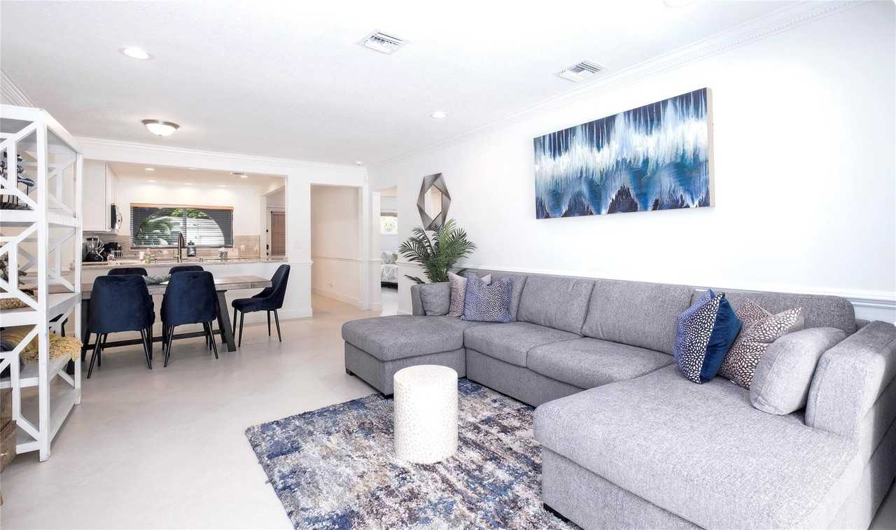 1240 Sw 13th Cir - Photo 4 of 50